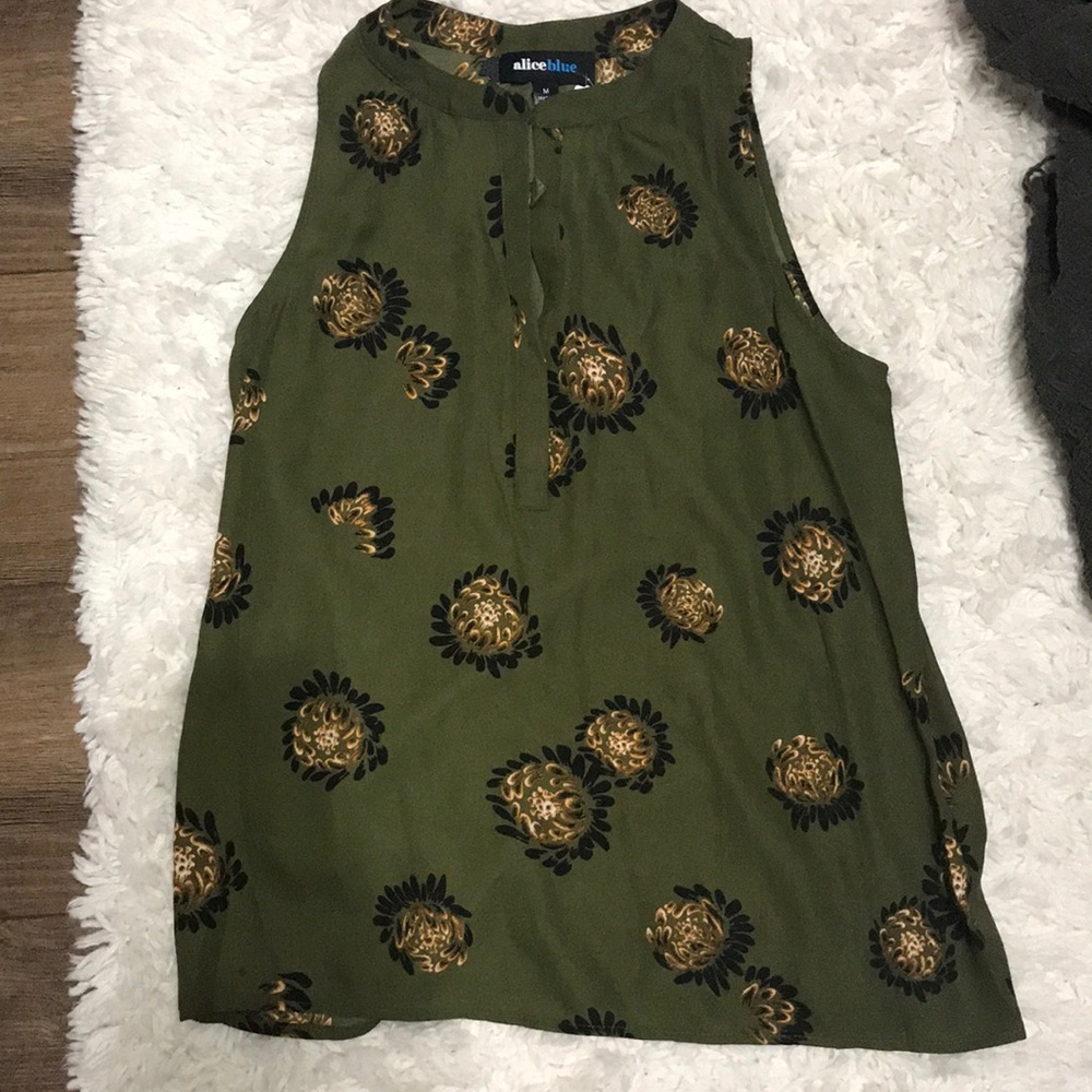 Sleeveless Simona Henley Blouse